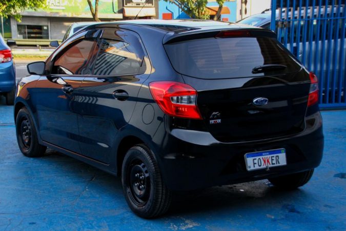 ford-ka-hatch-2015-sao-jose-dos--ed90bf9d44bae0a86f3d946c46d18c4d