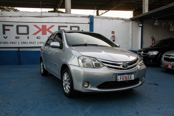 toyota-etios-sedan-2013-sao-jose-224d06f2acb64e60d429cc1faee4b145