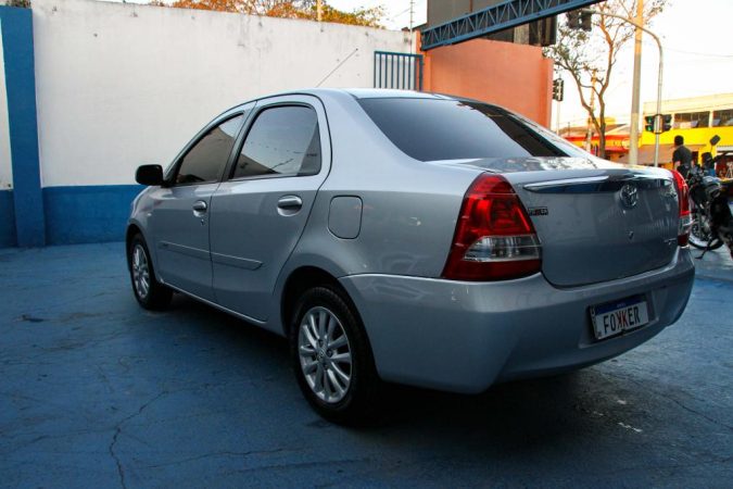 toyota-etios-sedan-2013-sao-jose-9b862844259eab4af657247959782a72