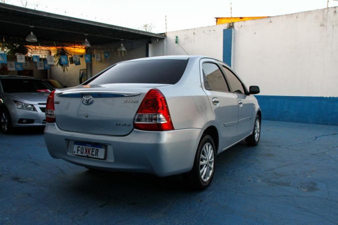 toyota-etios-sedan-2013-sao-jose-9df02829e148bc4478e1d75fe3e246e7